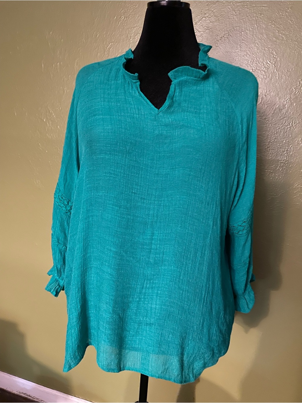 Zac & Rachel Green Textured Ruffled V-Neck Tunic